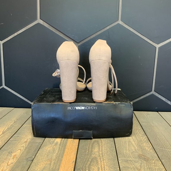 ~Used W/ Damaged Box! Womens Fashion Nova Lose it All Wicked Heel Beige Size 8.5 - Picture 4 of 6